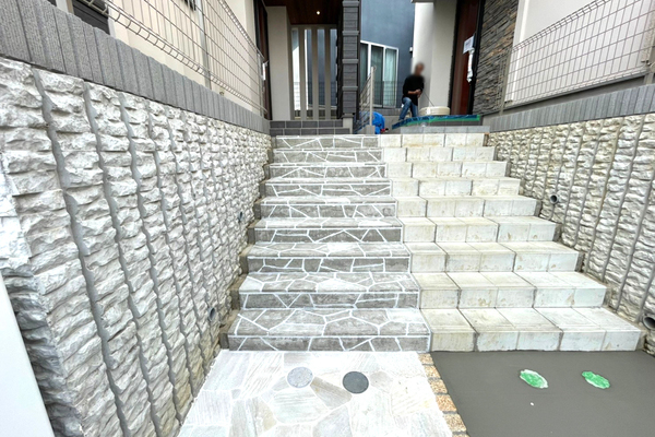 神奈川県Y市 階段ローラーストーン施工工事 イメージ2