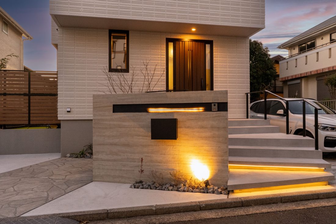 ホテルのエントランスのような玄関アプローチ イメージ1