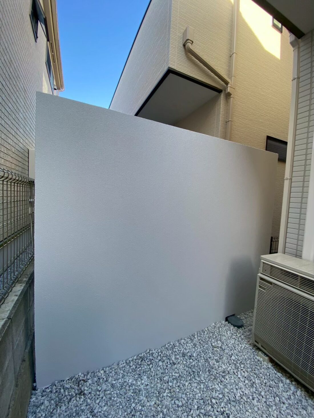 視線対策×デザイン性を備えたセミクローズ外構リフォーム イメージ7