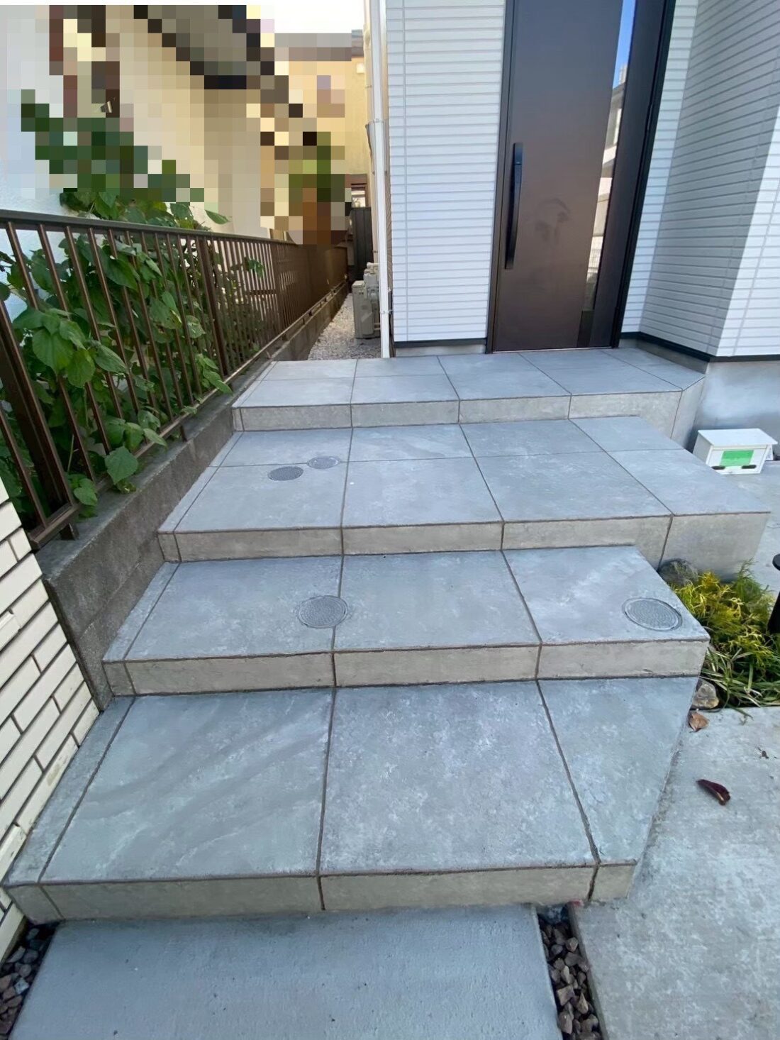 視線対策×デザイン性を備えたセミクローズ外構リフォーム イメージ4